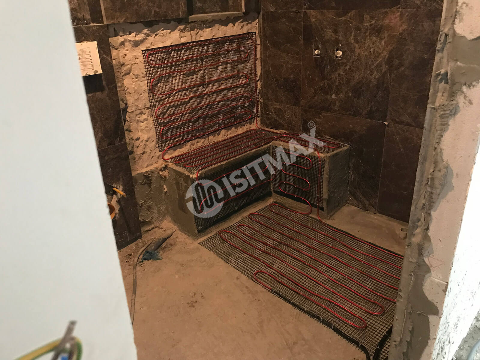 Banyo duş alanı yerden ısıtma uygulaması