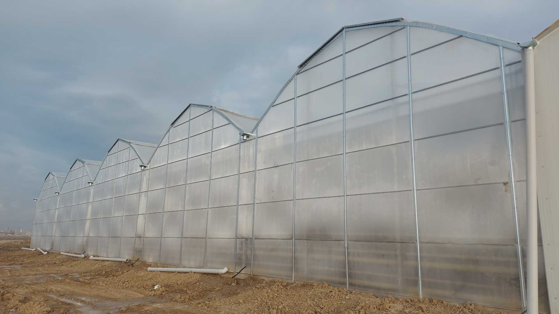 uretim-seralari-yan-gorunum uretim seralari yan gorunum