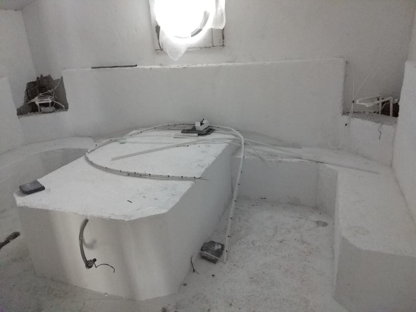 Hamam zemininde yerden ısıtma kablosu montajı